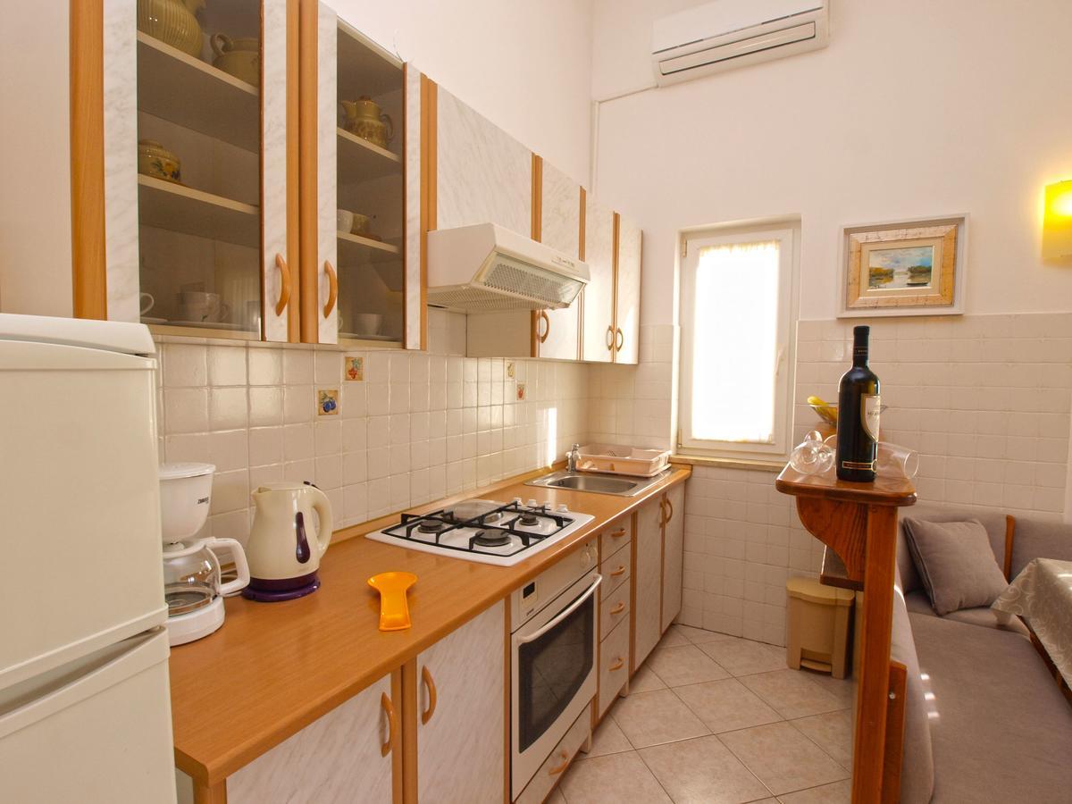 Apartments Iva 1534 Pula Luaran gambar