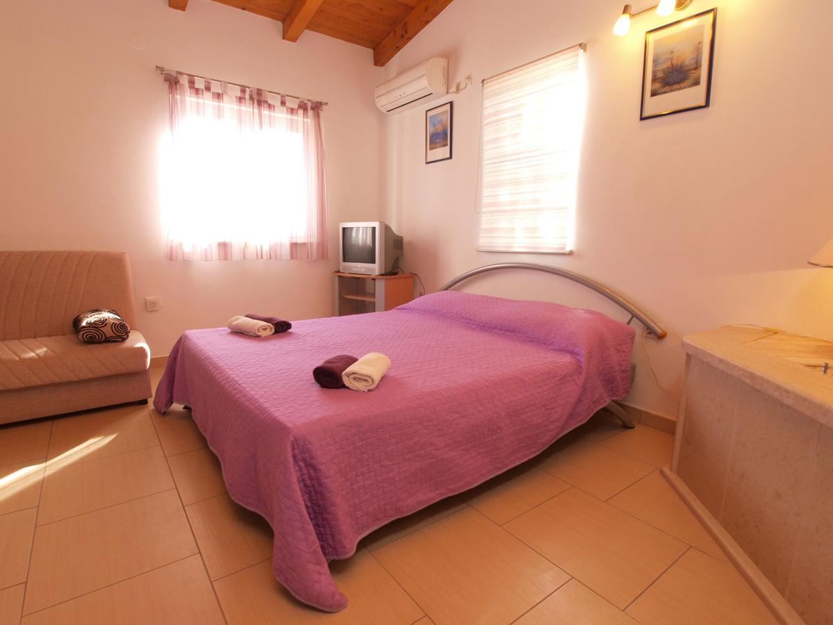 Apartments Iva 1534 Pula Luaran gambar