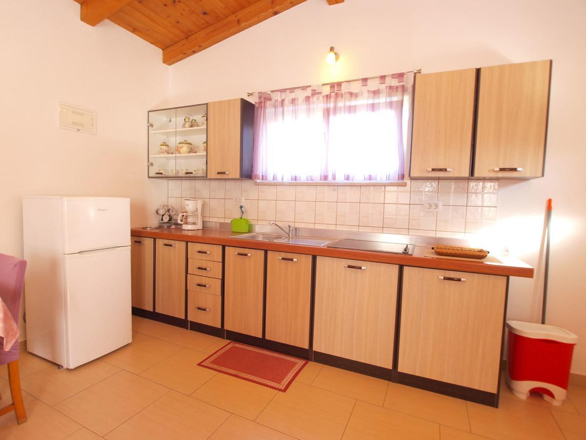 Apartments Iva 1534 Pula Luaran gambar