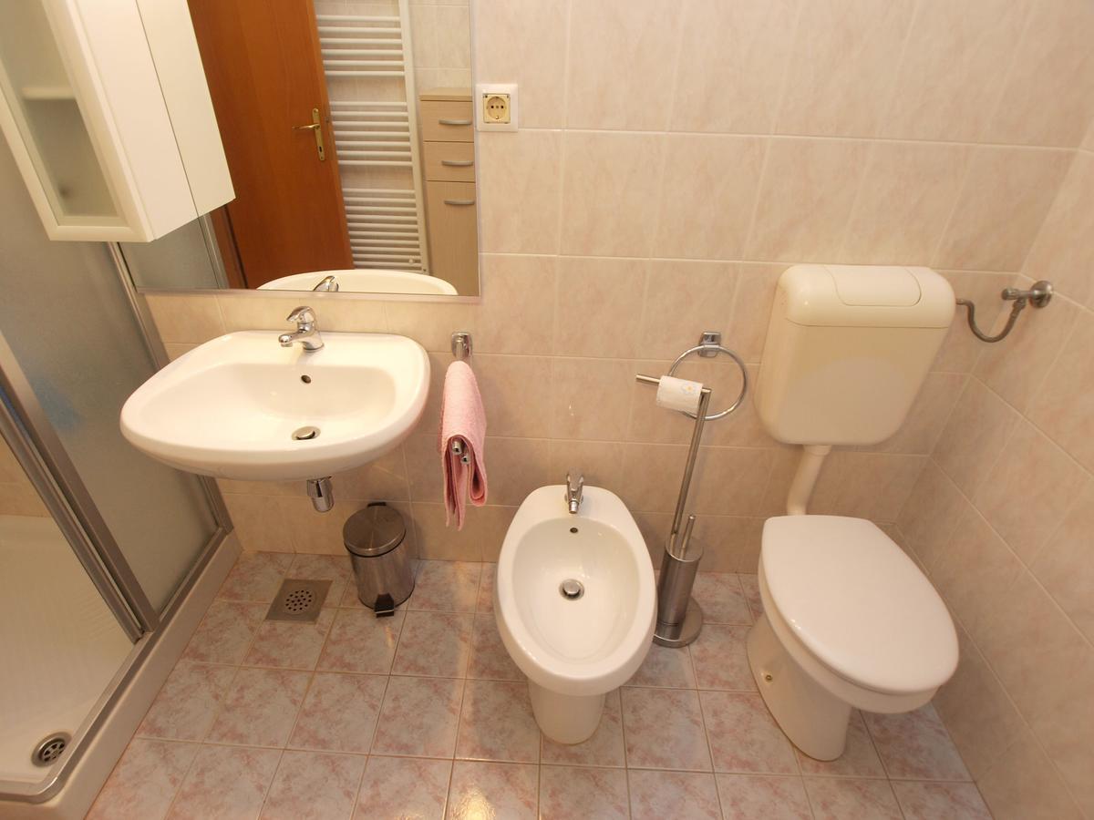 Apartments Iva 1534 Pula Luaran gambar