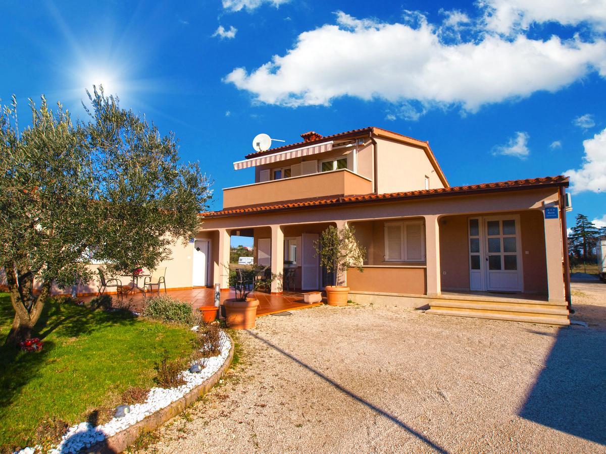 Apartments Iva 1534 Pula Luaran gambar